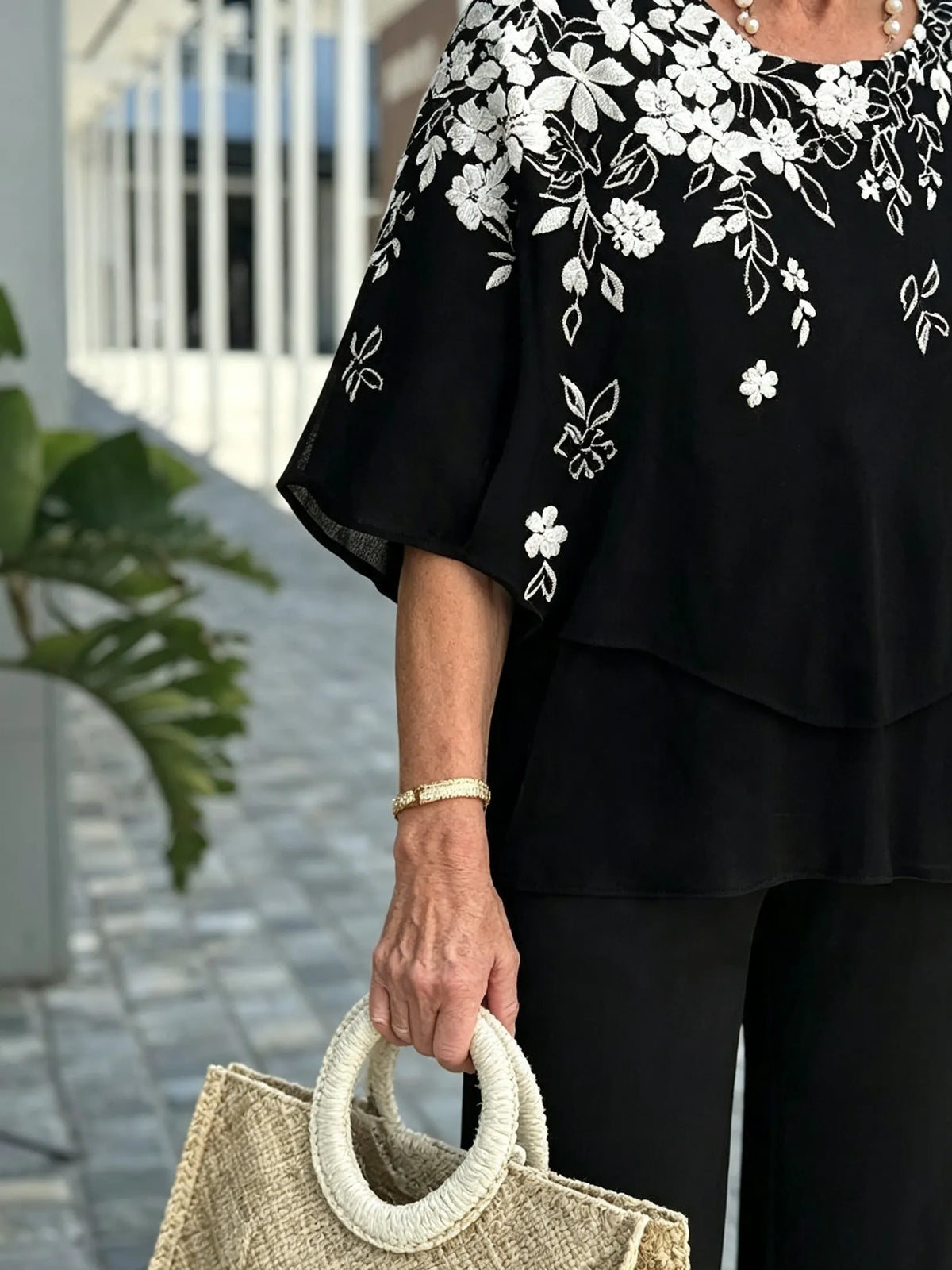 Women's 2 Piece Outfits Set, Crew Neck Flutter Sleeve Layered Blouse & Leaf Print Straight Leg Pants, Casual Loose Matching Two Piece Set for Summer Daily Wear