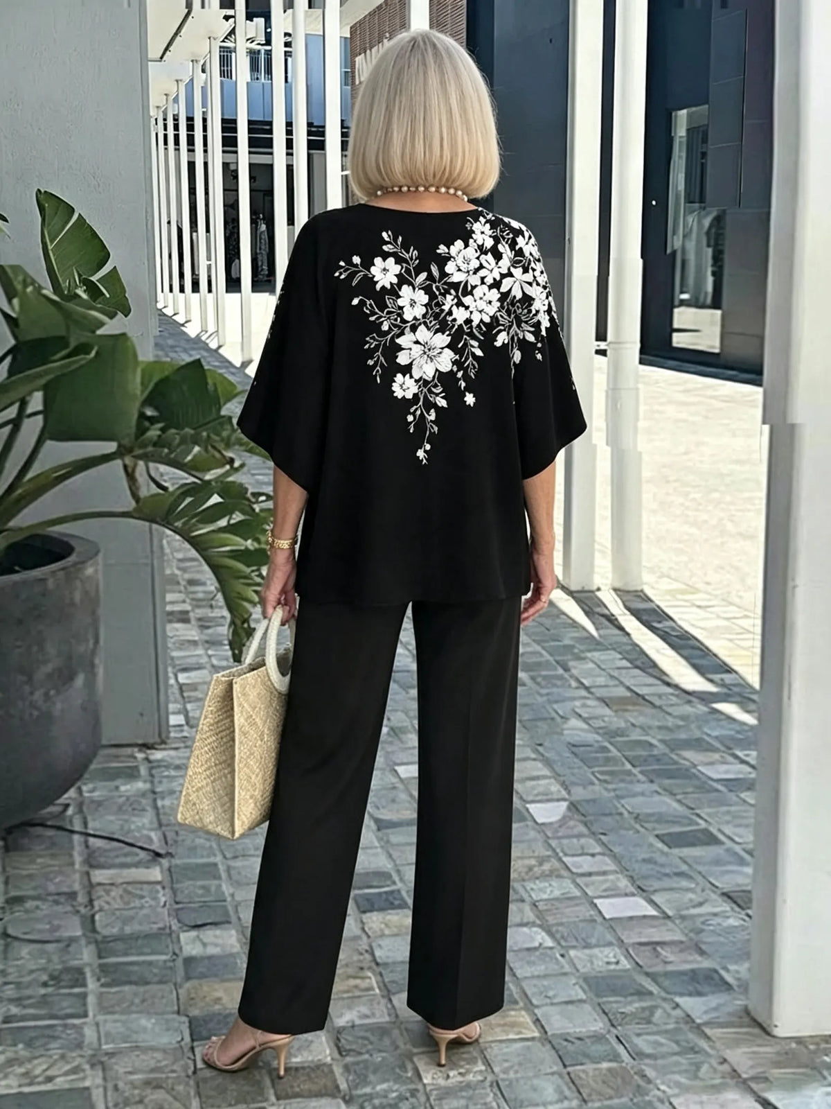 Women's 2 Piece Outfits Set, Crew Neck Flutter Sleeve Layered Blouse & Leaf Print Straight Leg Pants, Casual Loose Matching Two Piece Set for Summer Daily Wear