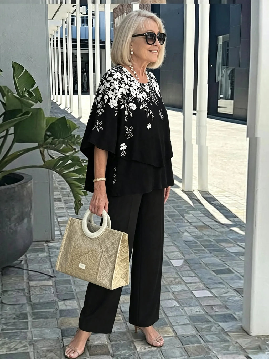 Women's 2 Piece Outfits Set, Crew Neck Flutter Sleeve Layered Blouse & Leaf Print Straight Leg Pants, Casual Loose Matching Two Piece Set for Summer Daily Wear